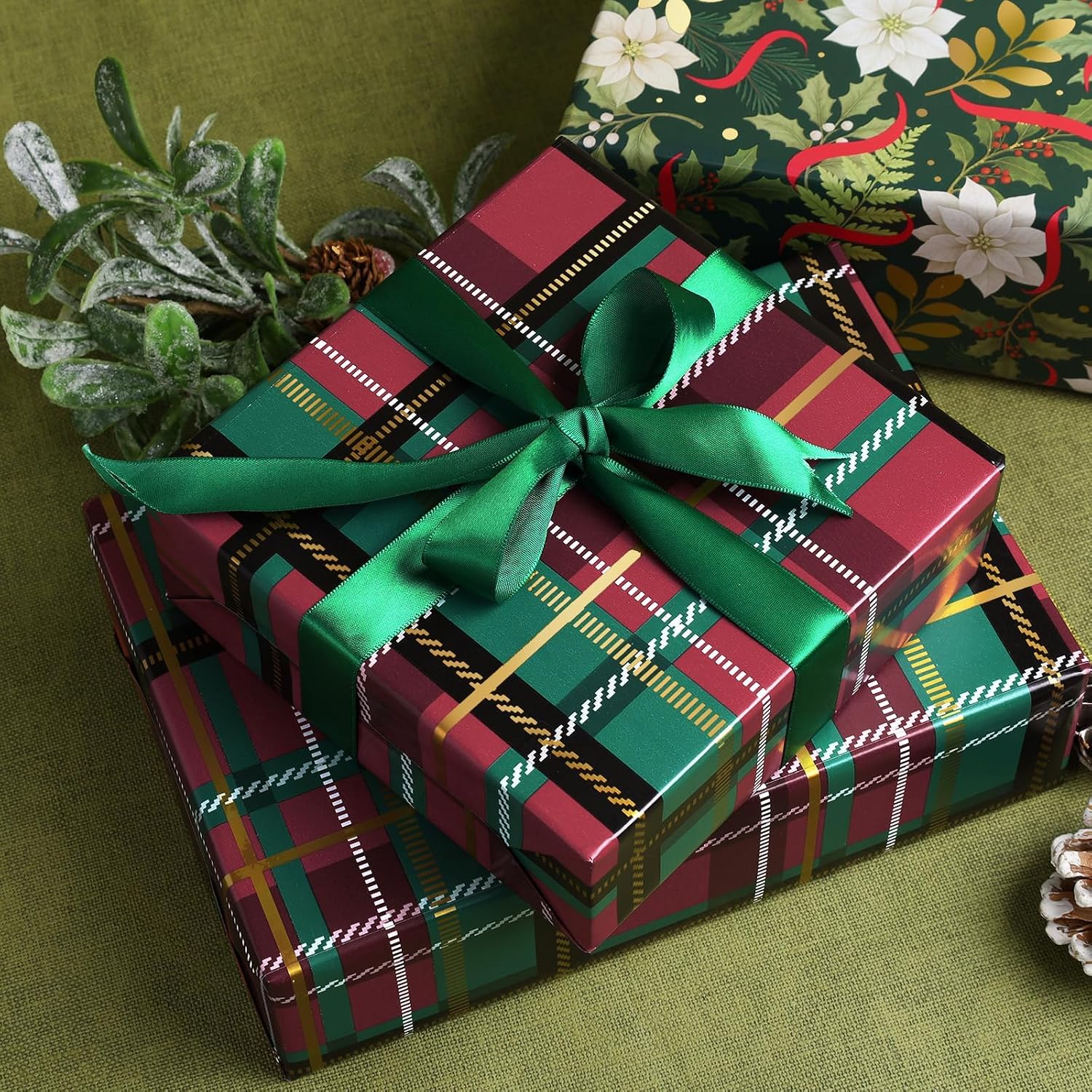 WRAPLA Reversible Christmas Wrapping Paper, Candy Cane Stripes 43cm x 10m