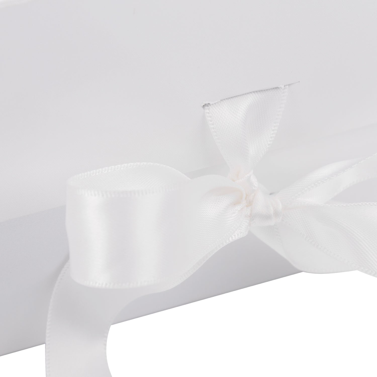 WRAPLA White Gift Box with Satin Ribbon, 20X20X10CM Collapsible Gift Box with Magnetic Closure for Party, Wedding, Gift Wrap, Bridesmaid Proposal, Storage