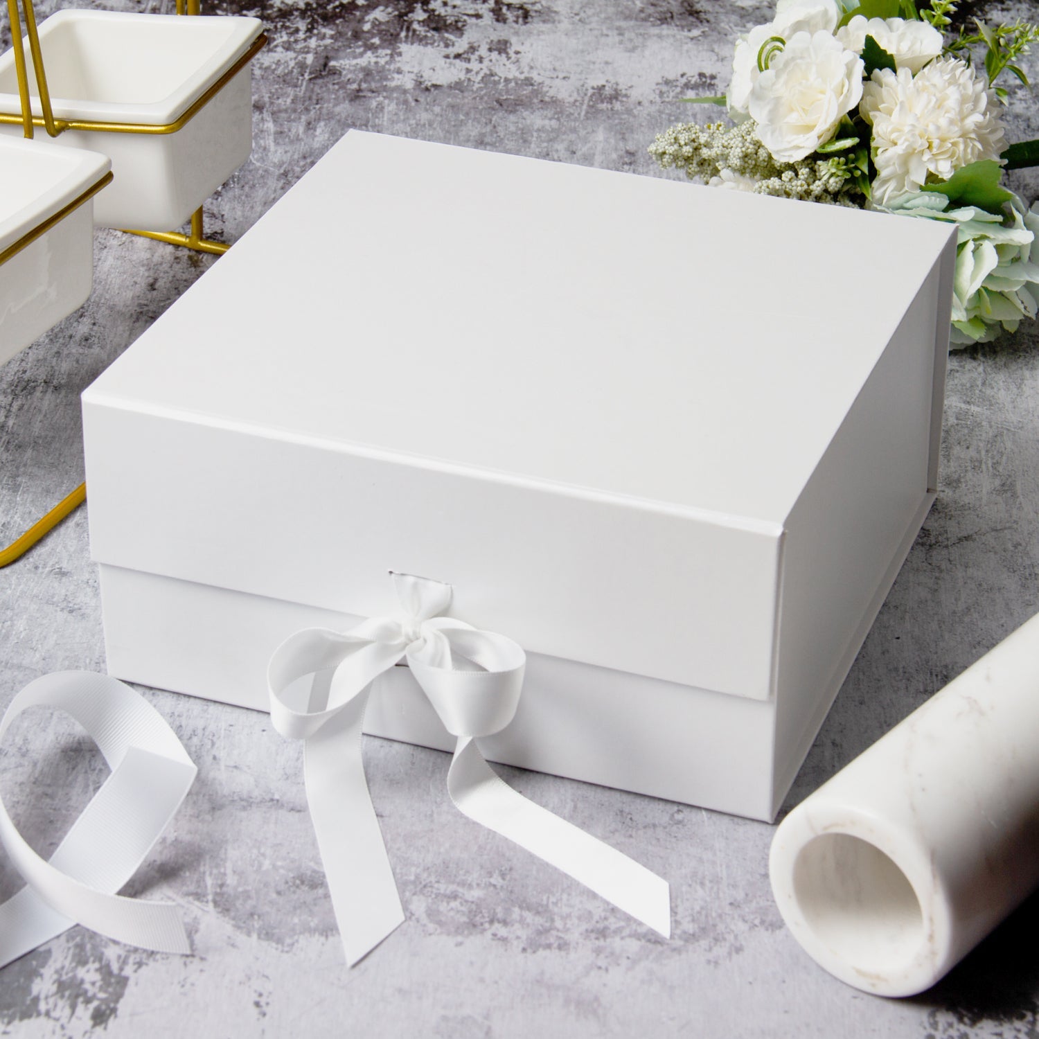 WRAPLA White Gift Box with Satin Ribbon, 20X20X10CM Collapsible Gift Box with Magnetic Closure for Party, Wedding, Gift Wrap, Bridesmaid Proposal, Storage