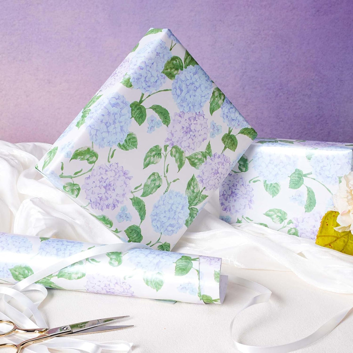 WRAPLA Reversible Wrapping Paper, Blue Floral Pearlescent Print 43cm x 10m