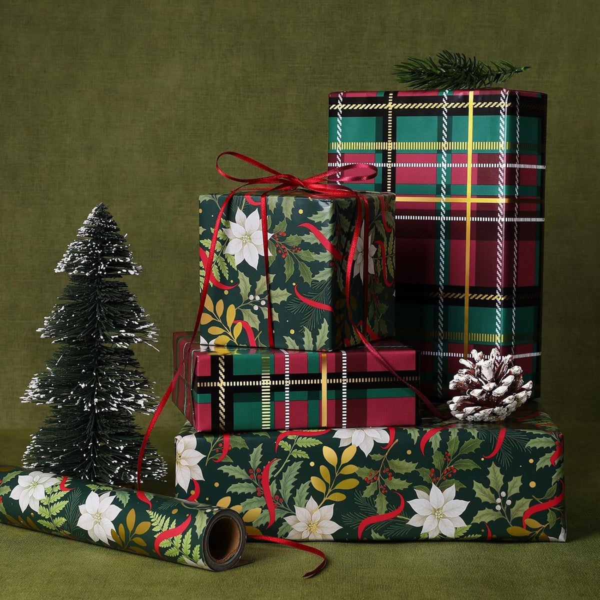 WRAPLA Reversible Christmas Wrapping Paper, Candy Cane Stripes 43cm x 10m