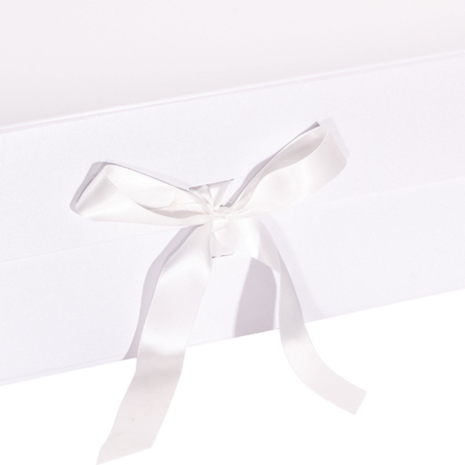 WRAPLA White Gift Box with Satin Ribbon, 35X23X10CM Collapsible Gift Box with Magnetic Closure for Party, Wedding, Gift Wrap, Bridesmaid Proposal, Storage